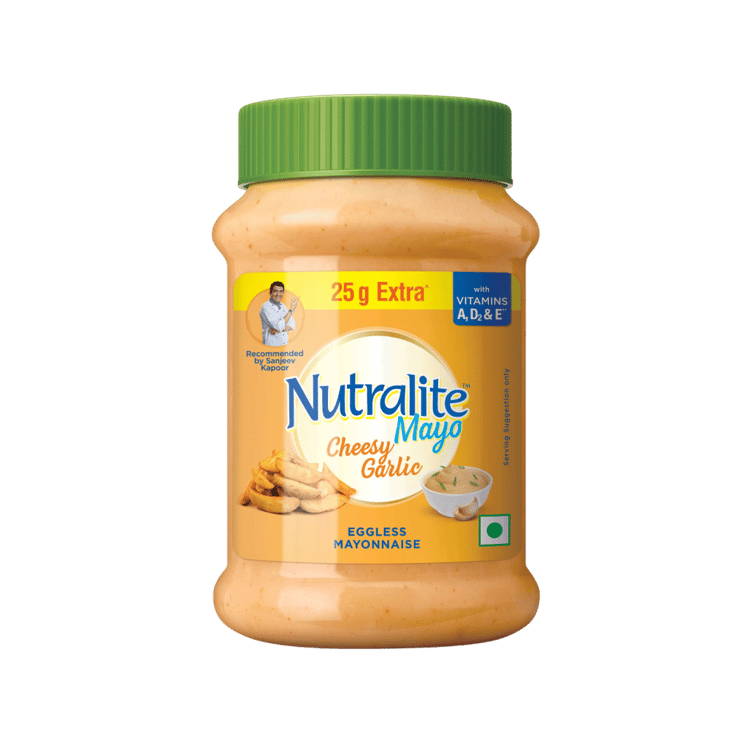 Nutralite Eggless Cheesy Garlic Flavoured Mayonnaise – With 25g extra – 300 g